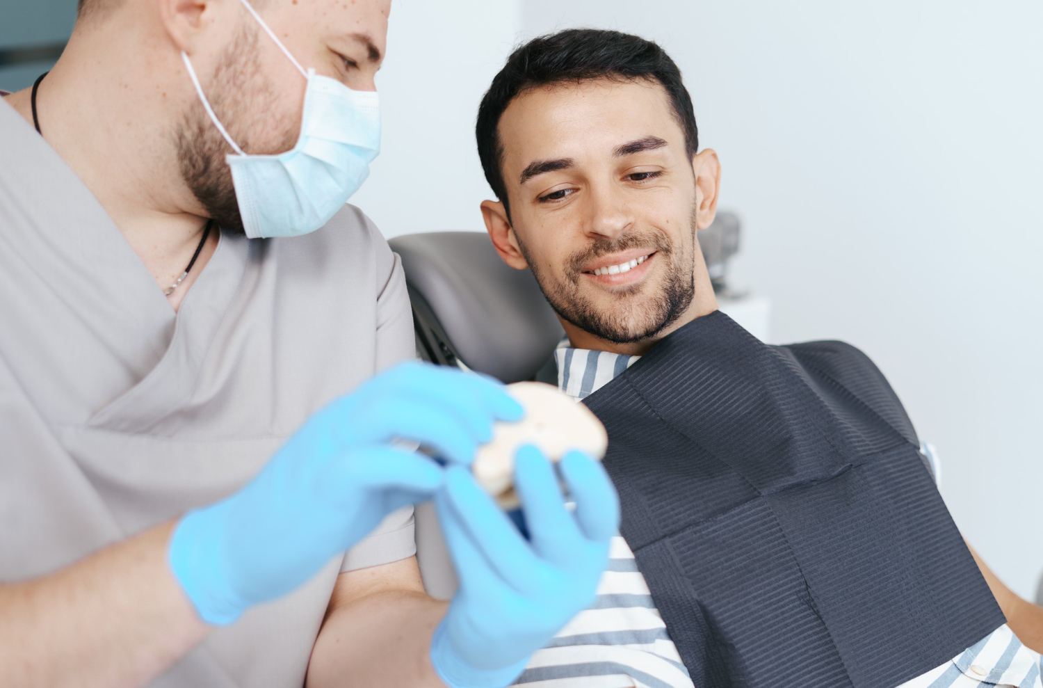 Implantes dentales en pacientes jóvenes